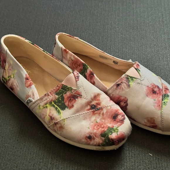 Toms floral print - Picture 1 of 2